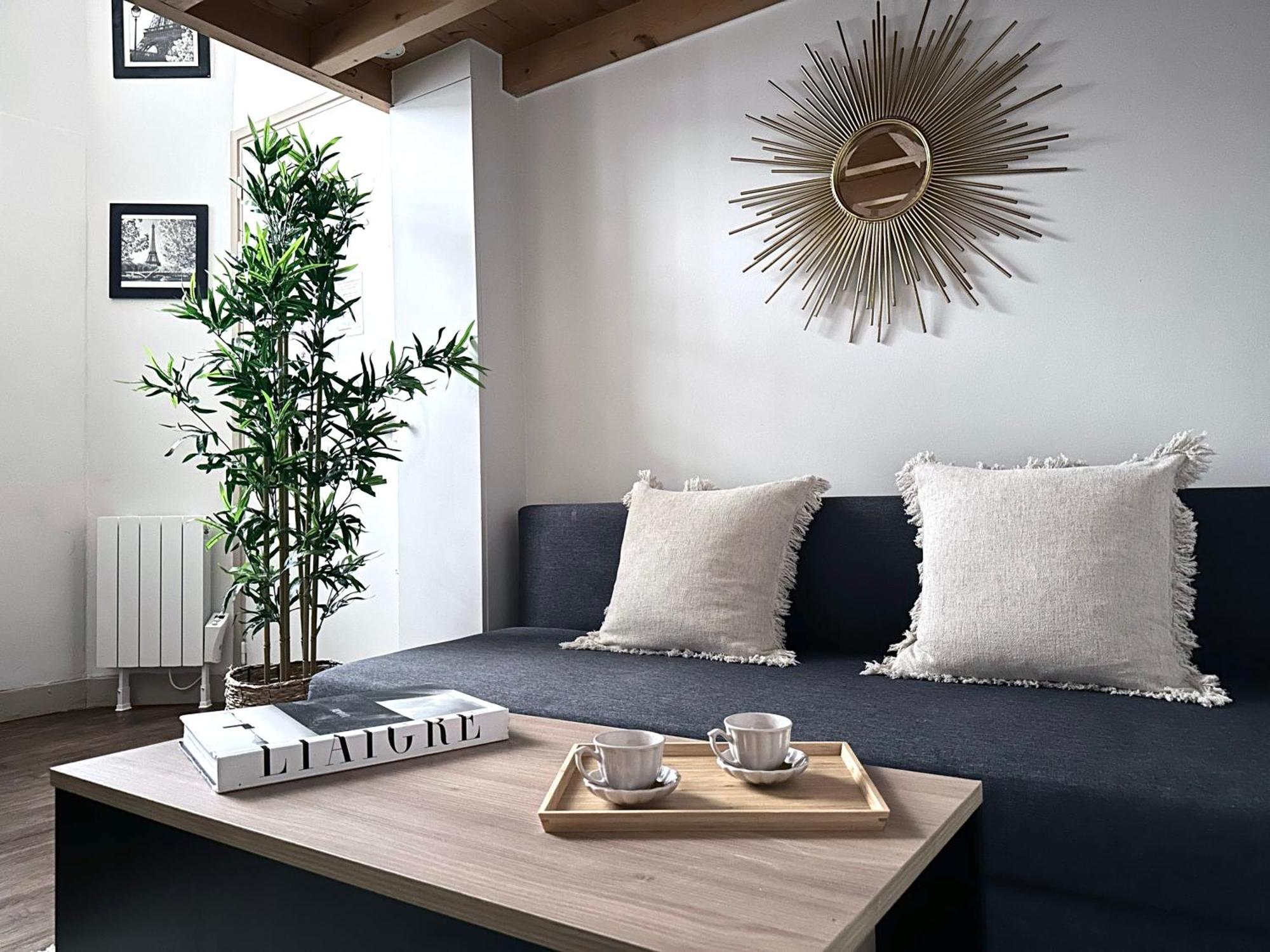 Modern & Dreamy Duplex In Le Marais Parijs